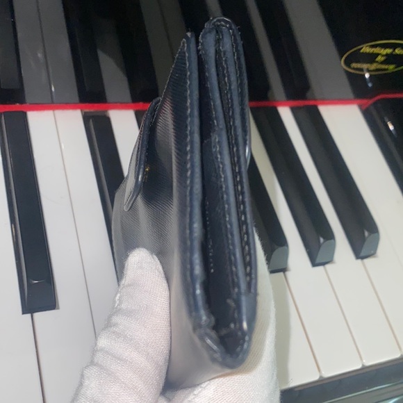 Prada Leather Wallet EUC - Picture 10 of 11